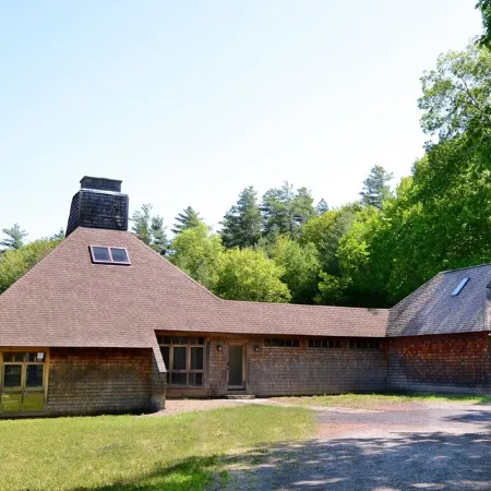 UNIQUE! 40 Pvt. Ac. Fireplace, Grill, Enclosed Heated Pool & Hot Tub