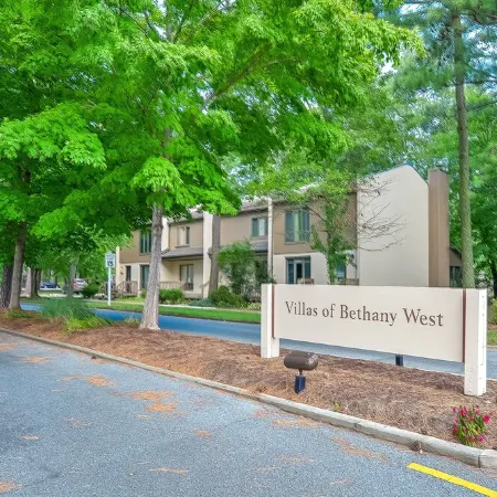 Welcome to Willow Haven! Walk-Bike-Shuttle to Beach. Pool & Tennis/Paddle