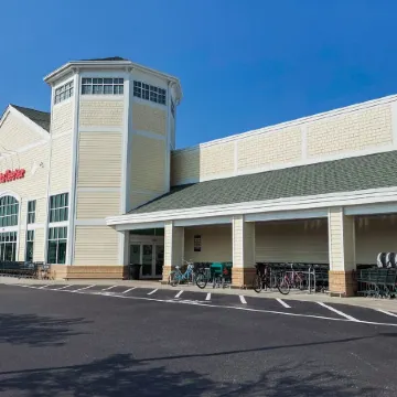 A Jolly Boat-A FEW STEPS TO BEACH-ocean side Corolla. Perfect for families!