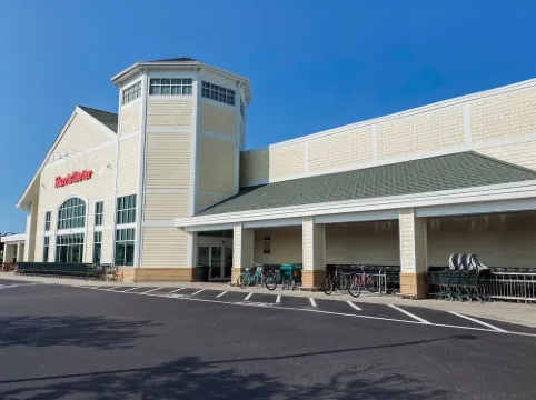 A Jolly Boat-A FEW STEPS TO BEACH-ocean side Corolla. Perfect for families!