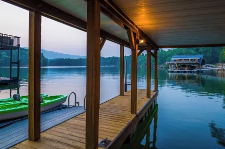 Last Minute Fall Deals Mtn. Views from Deck & Private Dock, Cozy Firepit, & Cove