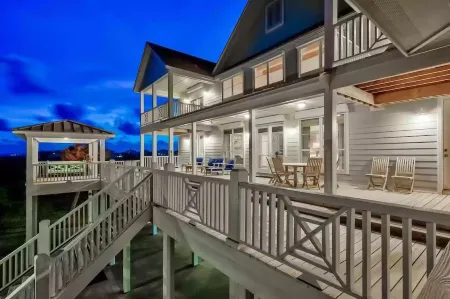 Spacious 6Br En Suite, Large Balcony, Stunning Ocean Views! Ping Pong/Foosball! Отели рядом с достопримечательностью «Port Bolivar»