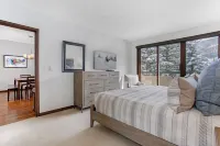 Ski In Ski Out, Mountain Modern, Exceptional Location and Gorgeous Views!!!