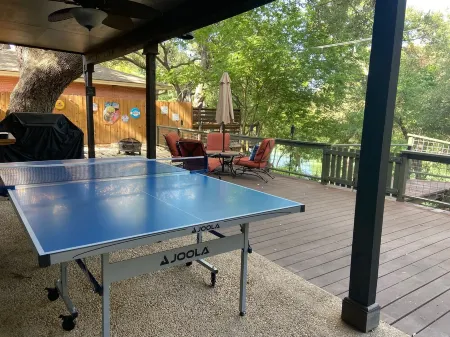 Waterhouse- 4 Bed, 3 bath, SUP, Kayak,  Ping pong, Decks galore