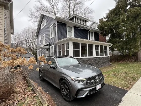 New 5 Bed 2 Bath near Syracuse University and Downtown with Plenty of Parking Отели в г. Сиракьюс