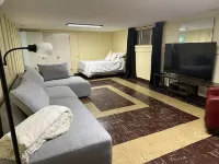 Large walk in lower unit in 1950 home nice neighborhood Hotels in Yakima County