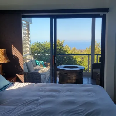 Big Spacious Elevated View Home, Minutes to VNP,Myra's Blue Hawaii House