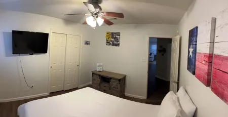 Perfect home for Baylor, Silos, and Business guests