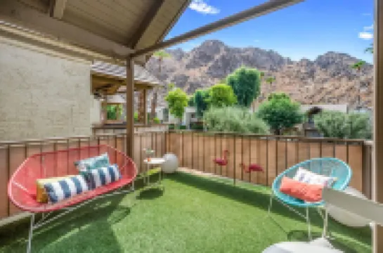 Casa Cornu- Studio+Loft Condo with Heated Pools and Mountain Views Hotels in Indian Wells