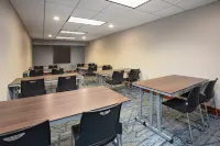 Holiday Inn Express & Suites Grand Rapids-North