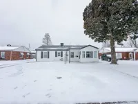 Cozy 3BR Spacious home w/Patio -Sleeps8 Hotels near Pier 1