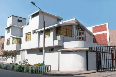 B&B Wasi Airport Lima Hotel in zona Chorrillos