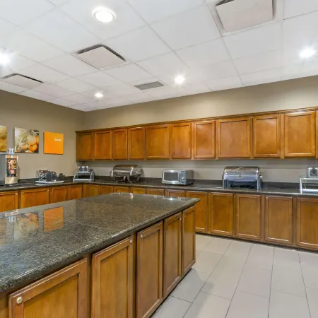 Comfort Suites Glendale - State Farm Stadium Area