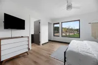 Modern on Main-Walking Distance to Downtown Hill City and Mickelson Trail! Hotels in Hill City