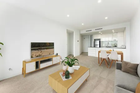 Oversized Unit - Prime Location Отели в г. Ryde