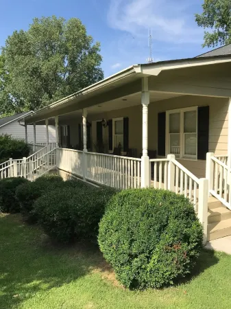 Walk to Carrollton Square!  Entire Home Upstairs For Rent.