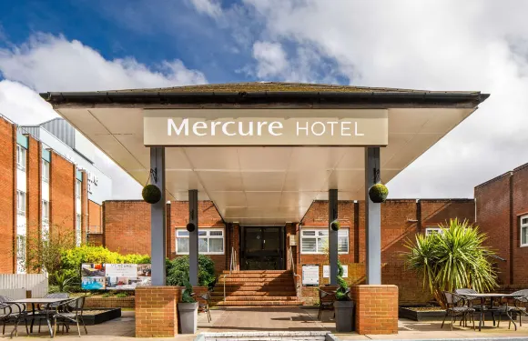 伯明翰西部美居酒店