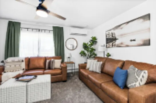 The Sly Fox - Lake/Dine/Drink/Shop - Sleeps 6/Dog-Friendly