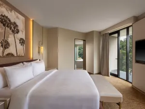 The Golden Crown Hotel