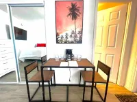 Cozy new Daytona Beach studio with pool access,sunset and ocean views.