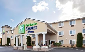 Holiday Inn Express & Suites Burlington