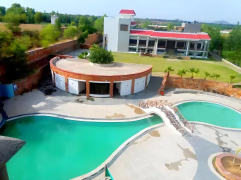 Riverarch Greenfields Resort