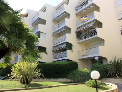 藍色海岸3000公寓