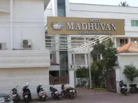 Hotel Madhuvan International Hoteles cerca de Riyaz General Store