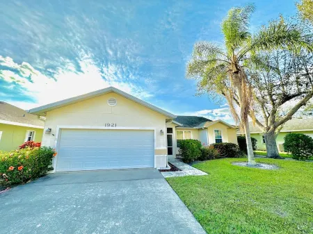 Beautiful welcoming house in Paradise named Naples!