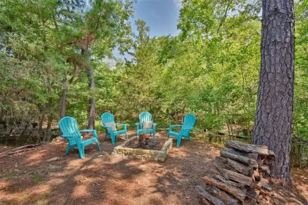 Relaxing 2-bedroom cabin on Lake Jean