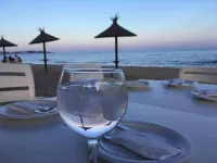 Nuevo, con Grande Terraza, a 200 m de la Playa y 500m del Puerto y Centro