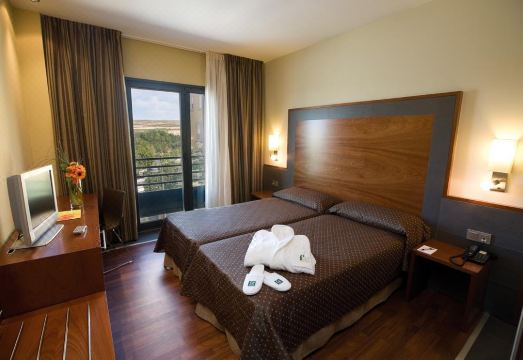 4. F&G 로그로뇨..