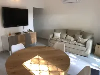 Charming, peaceful villa near the beach