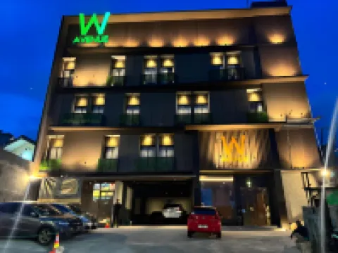 The W Avenue
