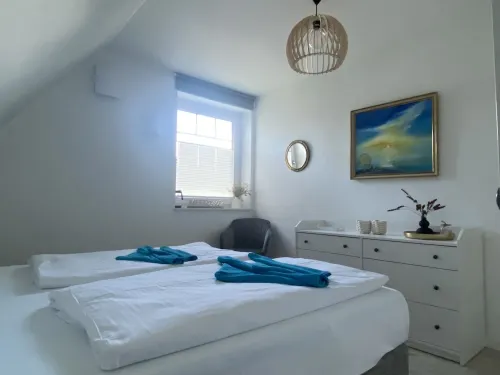 Vacation home under thatch on Usedom for 6 people with sauna and wood-burning stove, wall box.