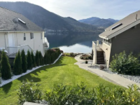 Waterfront, HotTub, Pool, PickleBall, Wapato Point