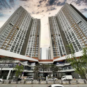 The November Stay In Landmark