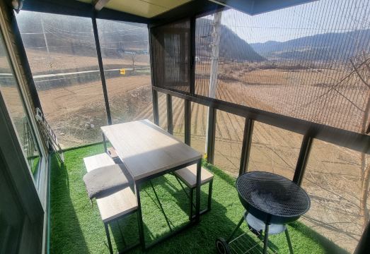 꽃들의물감찾기 펜션 외관 이미지