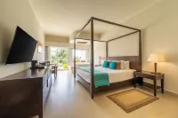 Selection Riviera Cancun Hotels in Puerto Morelos