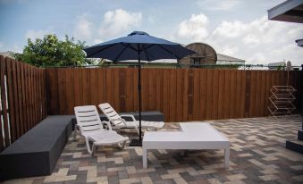 A Relaxing Retreat a Few Steps from the Sun-Soaked Dover Beach and the Vibrant S