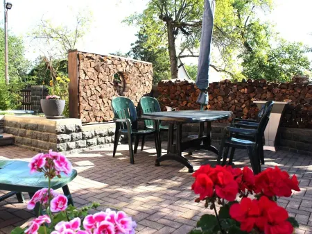 Sebnitz Garden Retreat