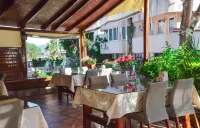 Green Palm Hotel