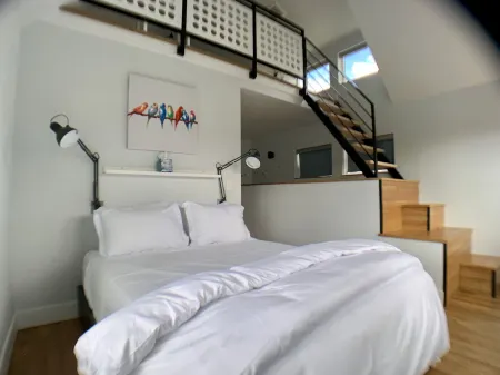 Birdhouse on GreenLake