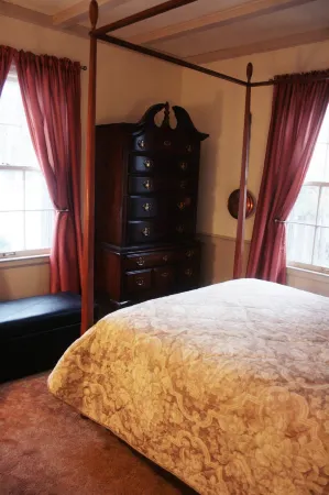 Moore House Bed and Breakfast Отели в г. Манхэттен