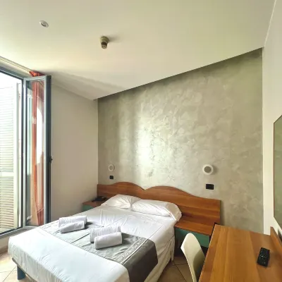 Hotel Sara Hotels near Pasteur Station