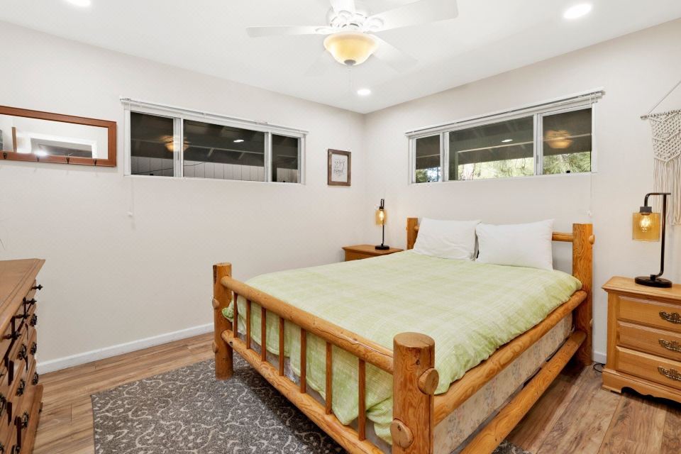 Photo 4 of 6