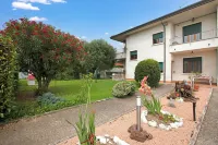 Connie's Apartment Modern 2Br, Private Garden, Mountain Views in Monvalle - Happy Rentals - balcon