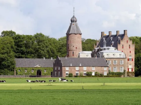 Cozy Holiday Home with Garden Near Zwolle Hotels in 