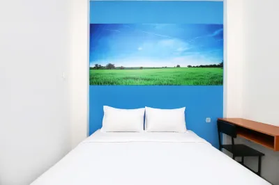 RedDoorz Plus Syariah at Polamas Andalas Hotels in East Padang