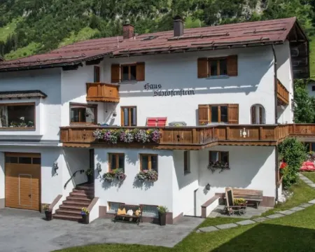 Haus Schrofenstein Hotels in Lech